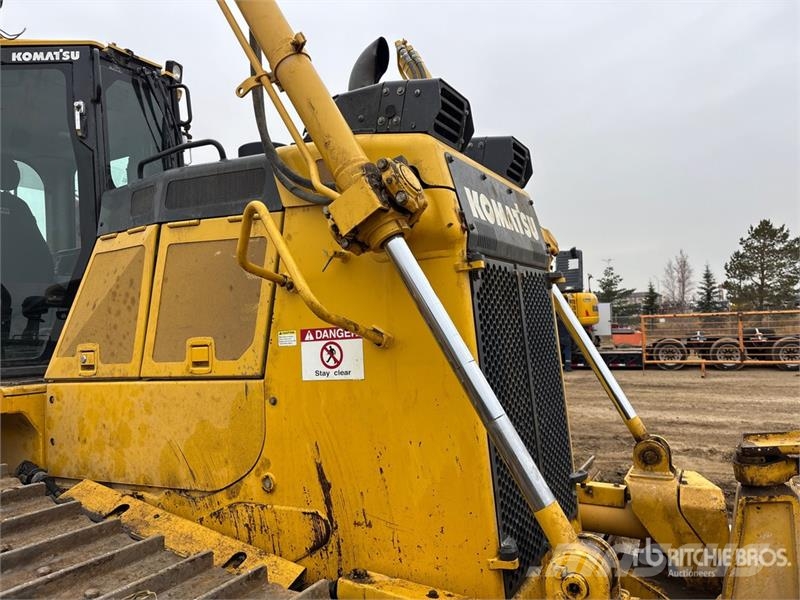 Komatsu D65PX-18 Crawler Dozer Гусеничные бульдозеры