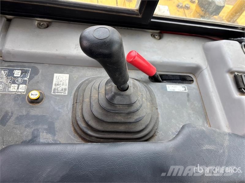 Komatsu D65PX-18 Crawler Dozer Гусеничные бульдозеры