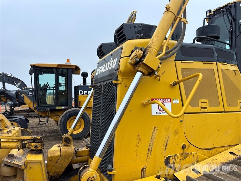 Komatsu D65PX-18 Crawler Dozer Гусеничные бульдозеры