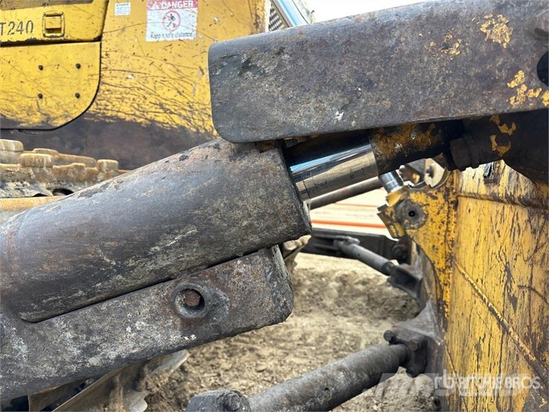 Komatsu D65WX-17 Crawler Dozer Crawler dozers