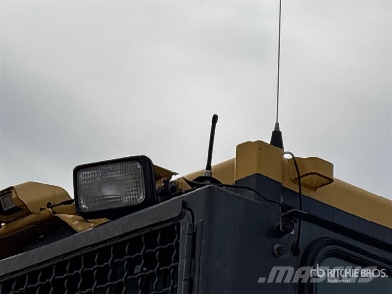 Komatsu D65WX-17 Crawler Dozer Crawler dozers