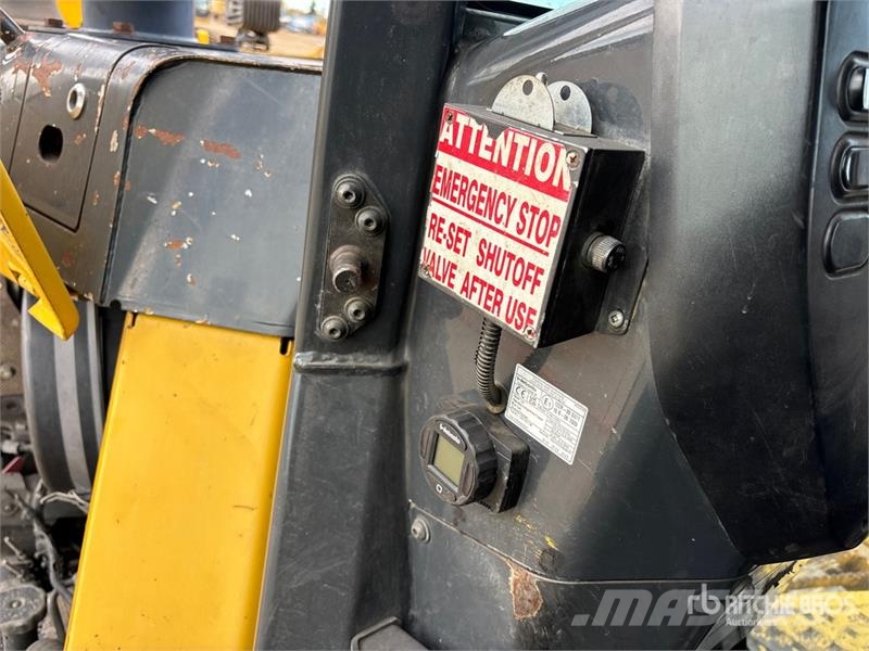 Komatsu D65WX-17 Crawler Dozer Crawler dozers