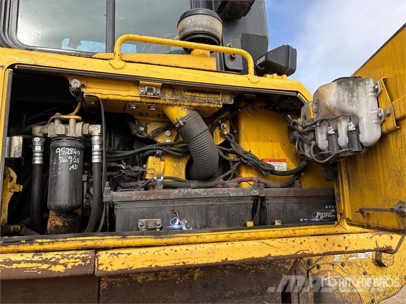 Komatsu D65WX-17 Crawler Dozer Crawler dozers