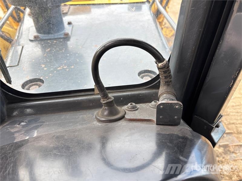 Komatsu D65WX-17 Crawler Dozer Crawler dozers