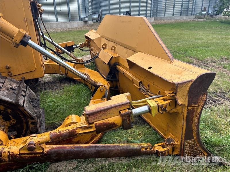 Komatsu D85E Vikšriniai buldozeriai