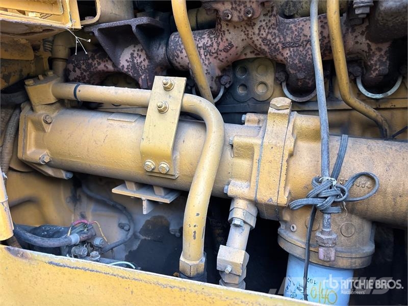 Komatsu D85E 履带式推土机