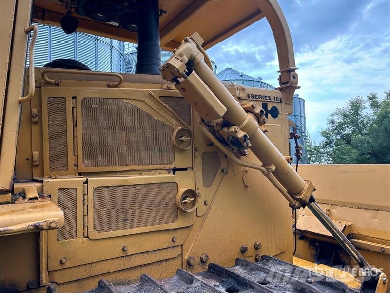 Komatsu D85E 履带式推土机