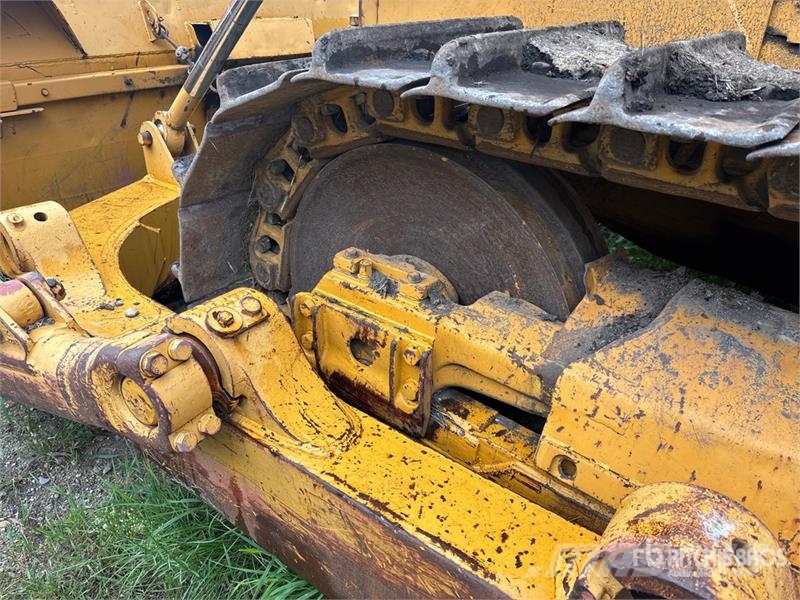 Komatsu D85E Vikšriniai buldozeriai