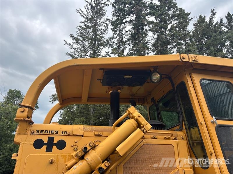 Komatsu D85E Vikšriniai buldozeriai