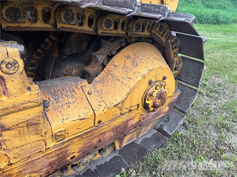 Komatsu D85E Vikšriniai buldozeriai