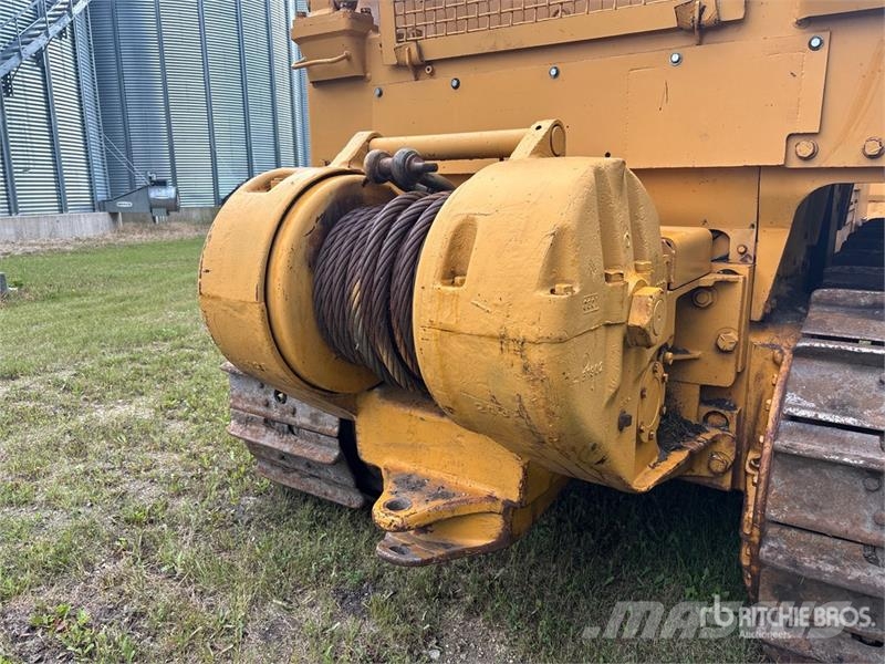Komatsu D85E Vikšriniai buldozeriai