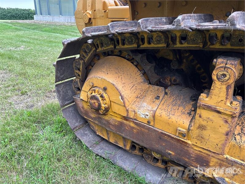 Komatsu D85E Vikšriniai buldozeriai