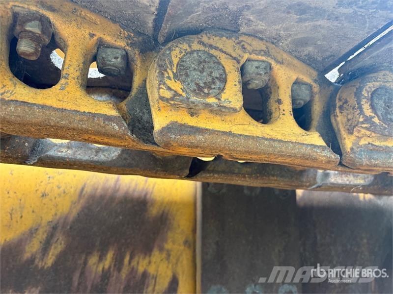 Komatsu D85E Vikšriniai buldozeriai