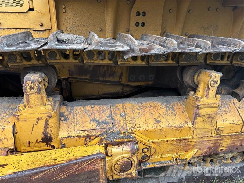 Komatsu D85E Vikšriniai buldozeriai