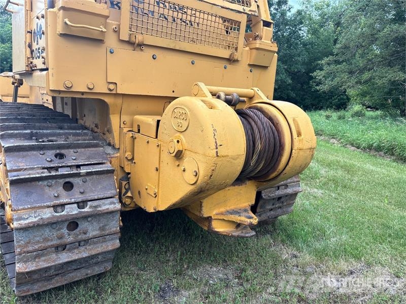 Komatsu D85E Vikšriniai buldozeriai