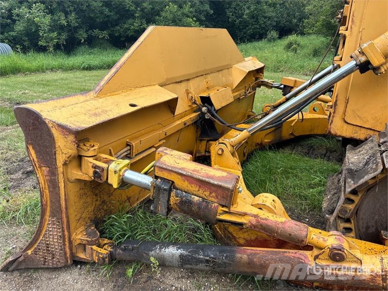 Komatsu D85E Vikšriniai buldozeriai