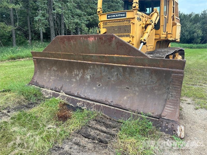 Komatsu D85E Vikšriniai buldozeriai