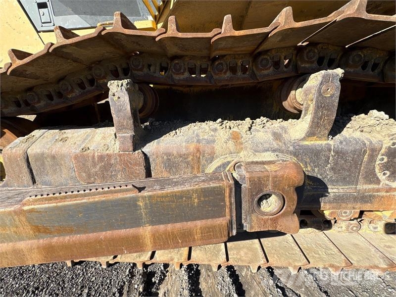 Komatsu D85EX-15 Верижни булдозери