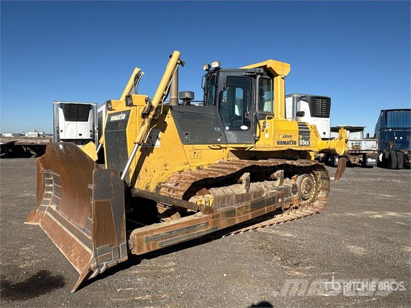 Komatsu D85EX-15 Верижни булдозери