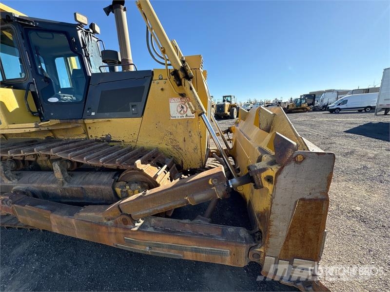Komatsu D85EX-15 Верижни булдозери