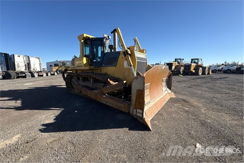 Komatsu D85EX-15 Верижни булдозери