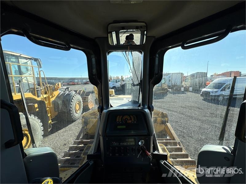 Komatsu D85EX-15 Верижни булдозери