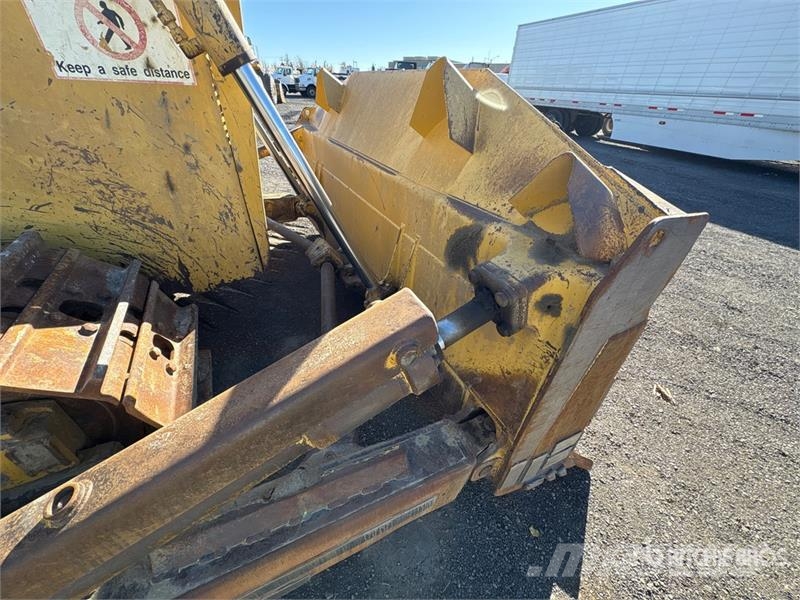 Komatsu D85EX-15 Верижни булдозери