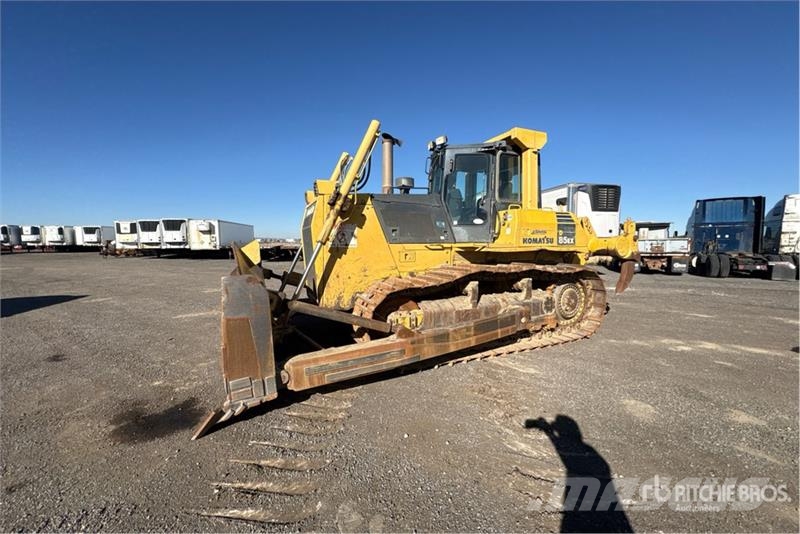 Komatsu D85EX-15 Верижни булдозери