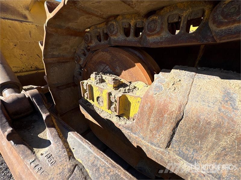 Komatsu D85EX-15 Верижни булдозери