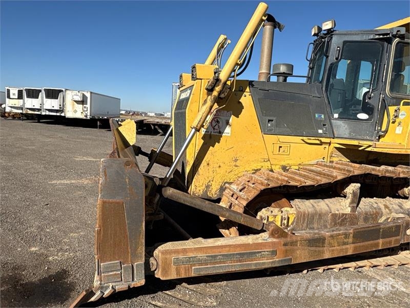 Komatsu D85EX-15 Верижни булдозери