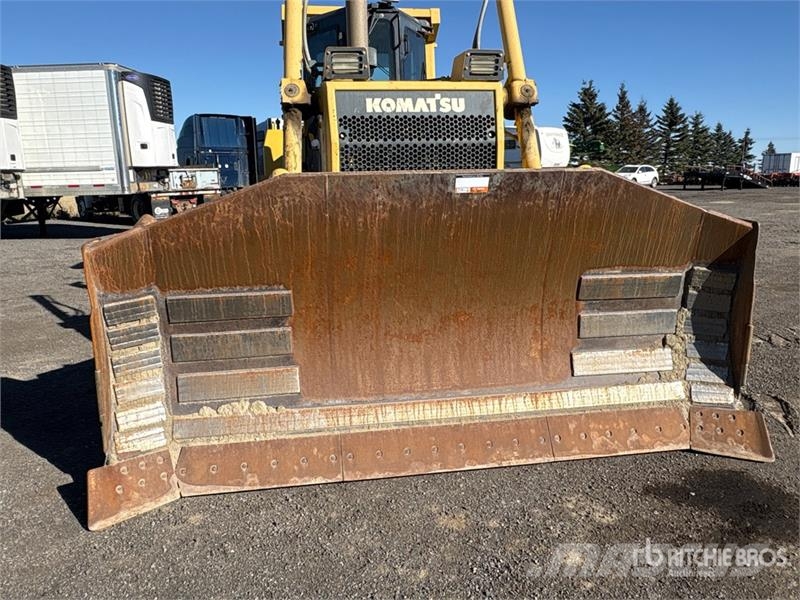Komatsu D85EX-15 Верижни булдозери