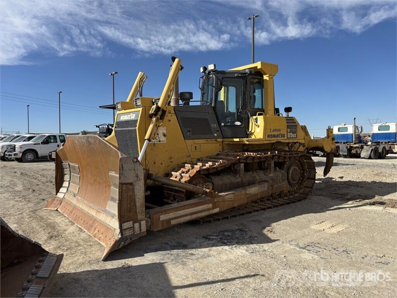 Komatsu D85EX-15 Buldooserid