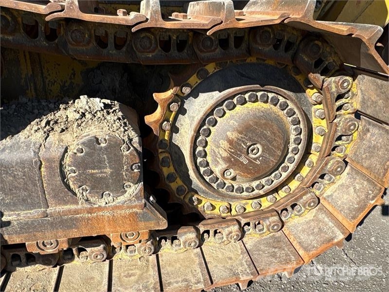 Komatsu D85EX-15 Верижни булдозери