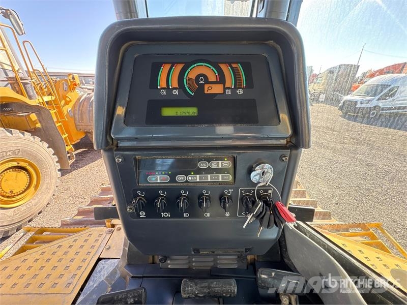 Komatsu D85EX-15 Верижни булдозери