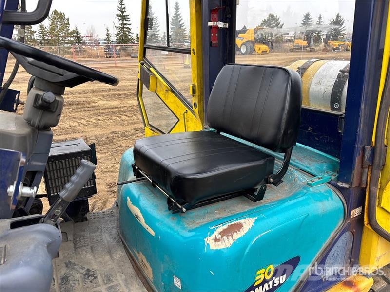 Komatsu FG30HT-12 شاحنات ذات رافعات شوكية - أخرى