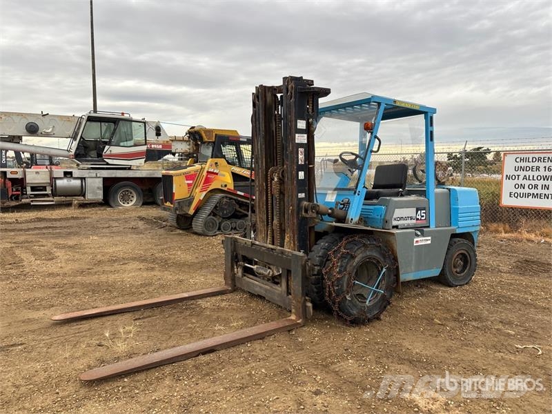 Komatsu FG45T-6 9260 lb Forklift Viličarji - drugo