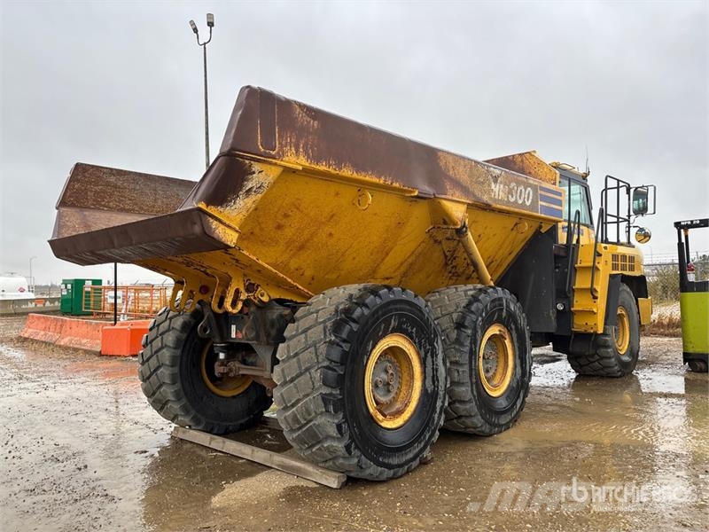 Komatsu HM300-3 Liigendraamiga pinnaseveokid