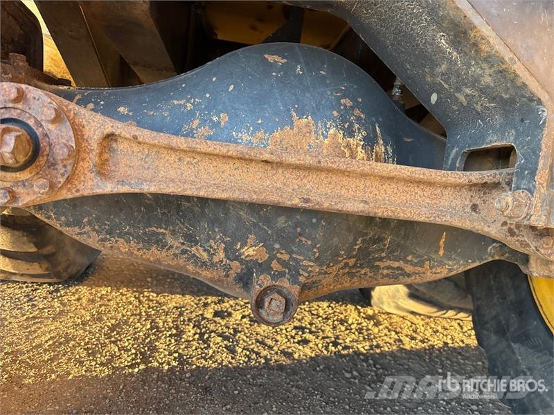 Komatsu HM300-3 Dumper - Knickgelenk