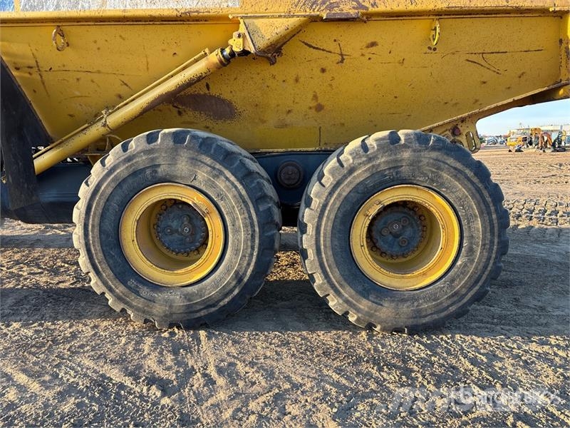 Komatsu HM300-3 Dumper - Knickgelenk