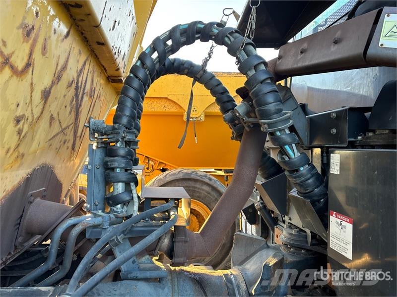 Komatsu HM300-3 Dumper - Knickgelenk