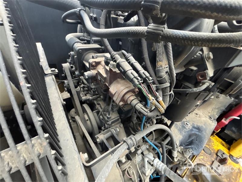 Komatsu HM300-3 Liigendraamiga pinnaseveokid