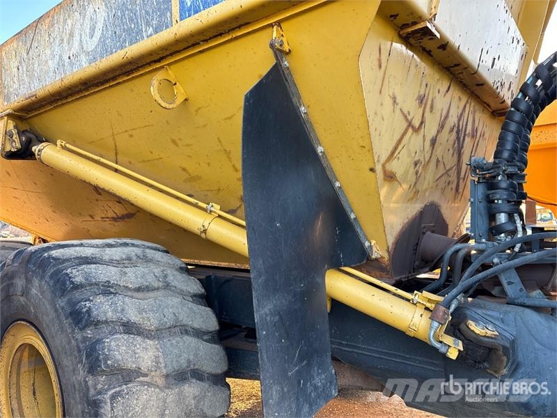 Komatsu HM300-3 Dumper - Knickgelenk