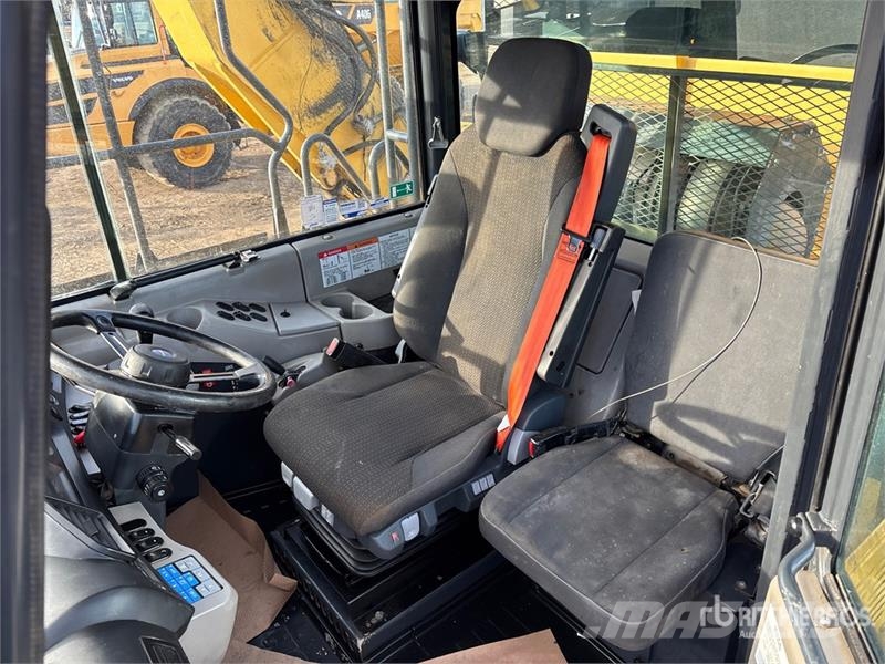 Komatsu HM400-5 Dumpperit