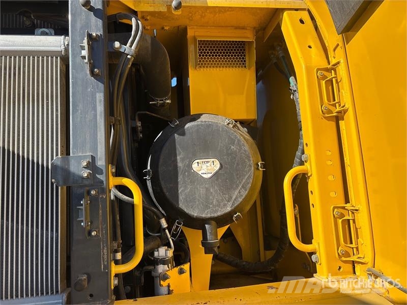 Komatsu PC 490 LC-10 Tracked Excavator (Inoperable) Paletli ekskavatörler