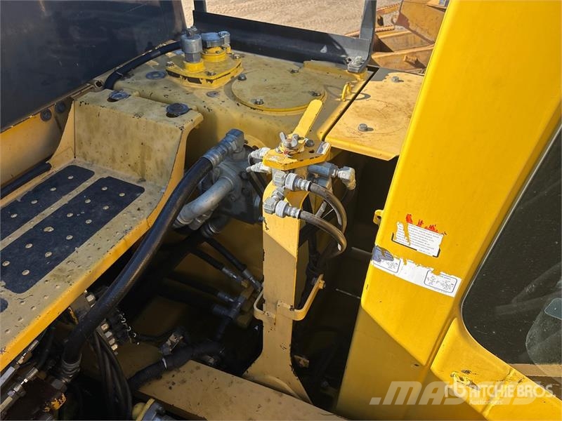 Komatsu PC 490 LC-10 Tracked Excavator (Inoperable) Paletli ekskavatörler