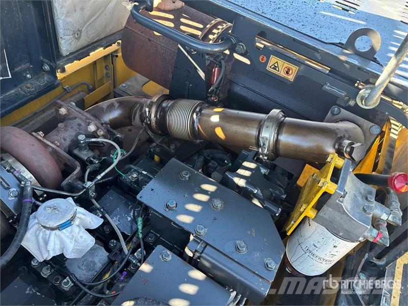 Komatsu PC 490 LC-10 Tracked Excavator (Inoperable) Paletli ekskavatörler