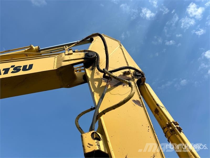 Komatsu PC220LC Tracked Excavator Paletli ekskavatörler