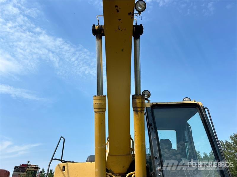 Komatsu PC220LC Tracked Excavator Paletli ekskavatörler