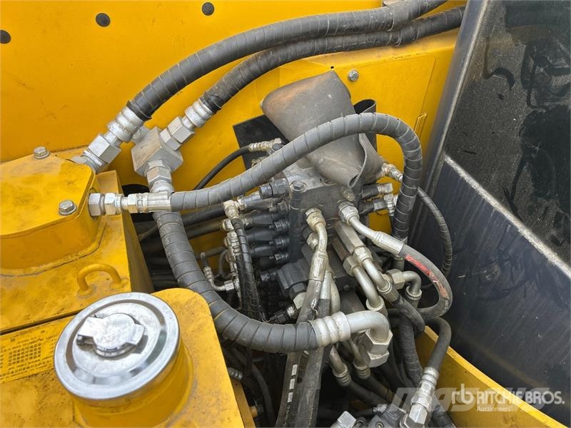 Komatsu PC70-8 Tracked Excavator Crawler excavators