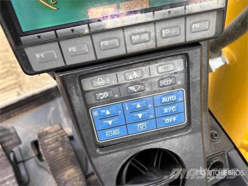 Komatsu PC70-8 Tracked Excavator حفارات زحافة